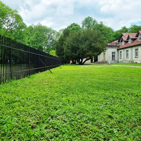 Dworek Pod Cisami Cieszków