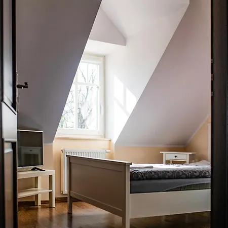Dworek Pod Cisami * Cieszków